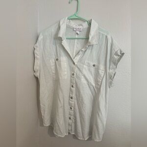 Ingrid & Isabel maternity white short sleeve button up blouse, size L